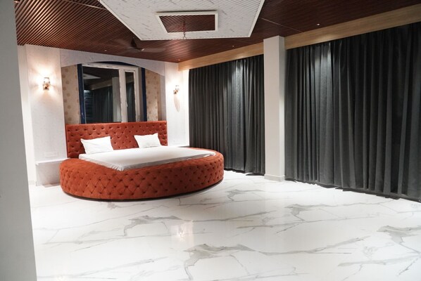 Room - Viraj International Hotel (Pindra)
