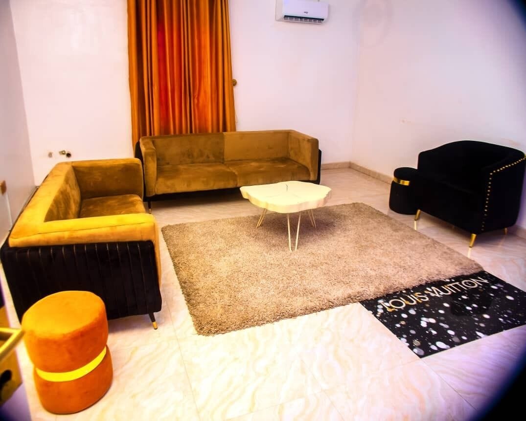 Family Apartment | Desk, laptop workspace, free WiFi