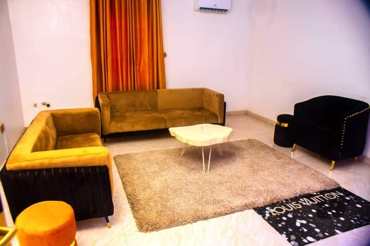 Desk, laptop workspace, free WiFi
