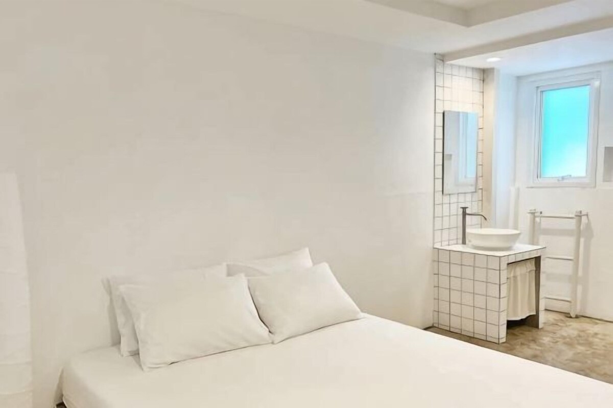 Double Room With Private Bathroom