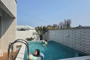 Piscine extérieure