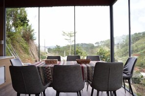 Room - Mountain Nest Villa Dalat - BBQ, Cloud Hunting, Camping (Lac Duong District)