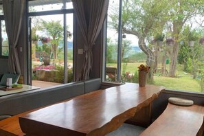 Room - Mountain Nest Villa Dalat - BBQ, Cloud Hunting, Camping (Lac Duong District)