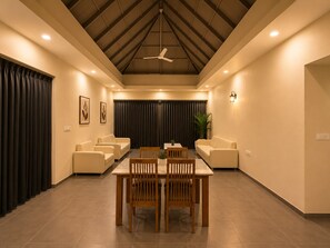 Presidential Suite With Outdoor Pool | Vardagsrum