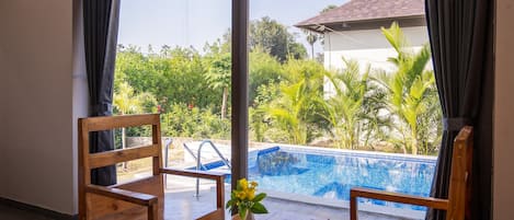 Deluxe Double Room | Living area