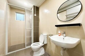 Bathroom - Razak City Residences A3 by Favspace (Kuala Lumpur)