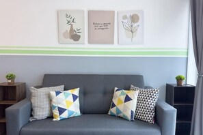 Living area - Razak City Residences A3 by Favspace (Kuala Lumpur)