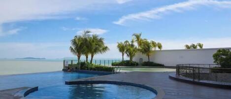 Piscina a l'aire lliure