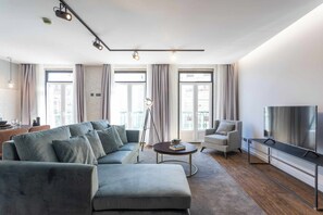 TV - Amazing Duplex @ Anjos, Lisbon 402 (Lisbon)