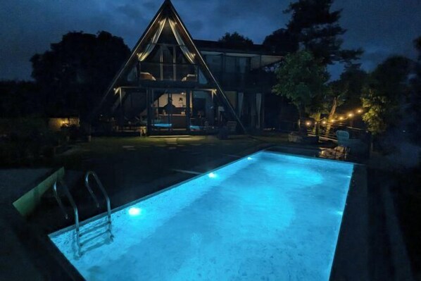 Outdoor pool - The Pipal Tree Mountain Villa Pokhara (Pokhara)
