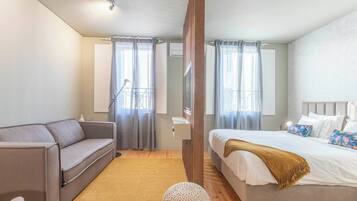 1 dormitorio, tabla de planchar con plancha, cuna de viaje y wifi