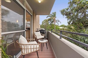 Property grounds - Cosy and Quiet Walk to Beach and Harbor (Rose Bay)