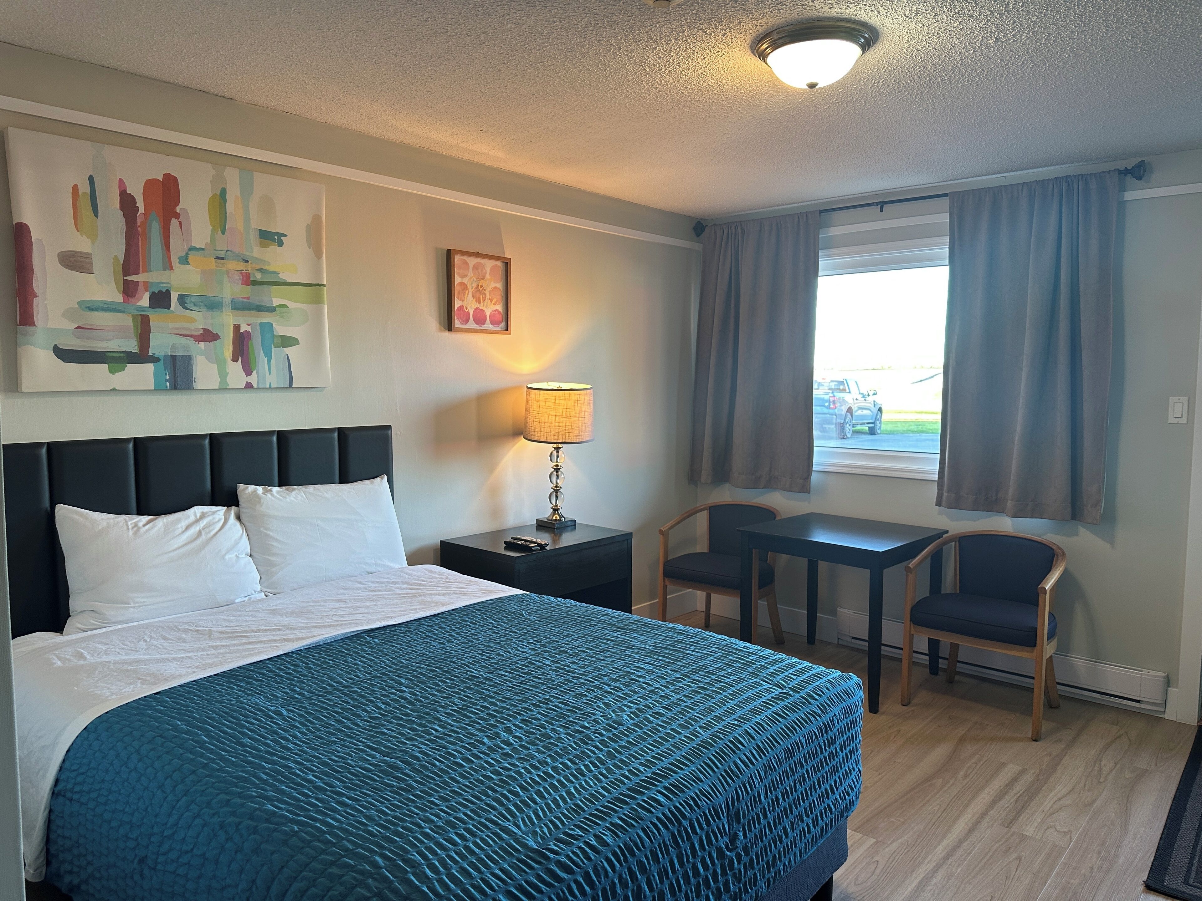 Chambre Standard, 1 grand lit, non-fumeurs | Wi-Fi gratuit, draps fournis