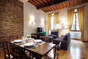 Cribs/infant beds - Yome - Your Home in Florence (Florence)