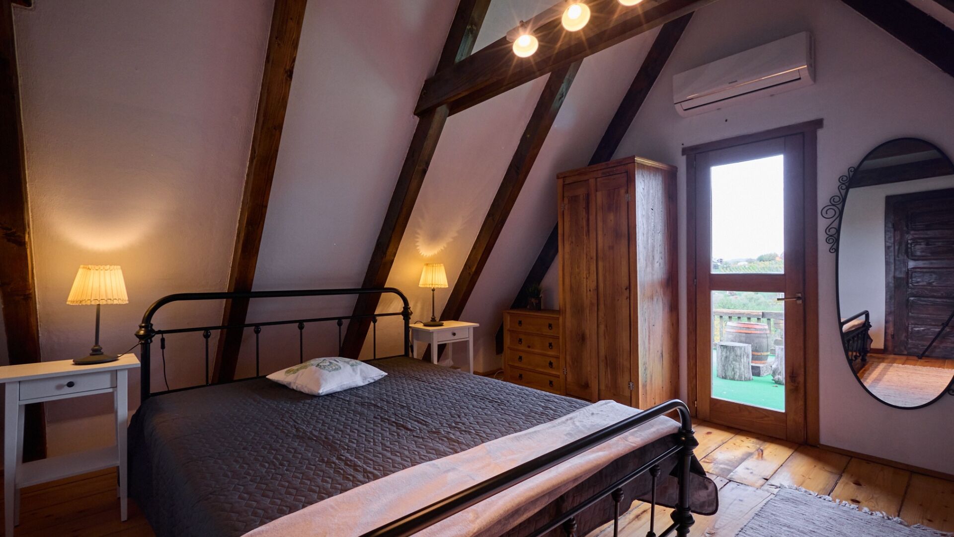 3 chambres, fer et planche à repasser, Wi-Fi gratuit, draps fournis