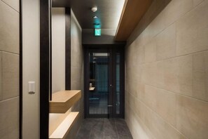 Exterior - Hotel Emir (Tokyo)