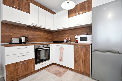 Modern style 3 room apartment with private parking