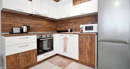 Modern style 3 room apartment with private parking