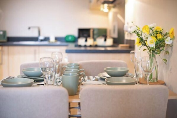 Dining - Two-bed Luxury Apartment B12LS by Live Comfortably (Birmingham)