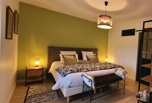 4 chambres, fer et planche à repasser, Wi-Fi gratuit, draps fournis