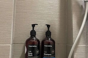 Bathroom amenities - L23-ParadigmMall Residence Skudai JB 3R2B-10pax (Tebrau)
