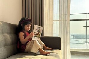 Living area - Cozy Homestay 2 BR sea view 29th flr Halong center. (Ha Long)