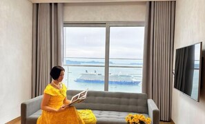Living area - Cozy Homestay 2 BR sea view 29th flr Halong center. (Ha Long)