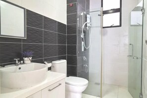 Room - Paradigm Mall Highfloor Johor with Netflix and TV Box (Tebrau)