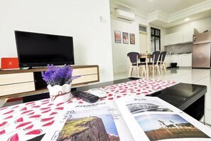 Room - Paradigm Mall Highfloor Johor with Netflix and TV Box (Tebrau)