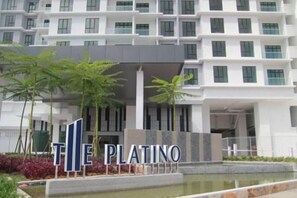 المنشأة من الخارج