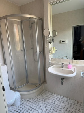 Quarto casal ou duplo standard | Banheiro