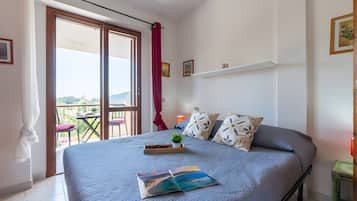 2 bedrooms, bed sheets