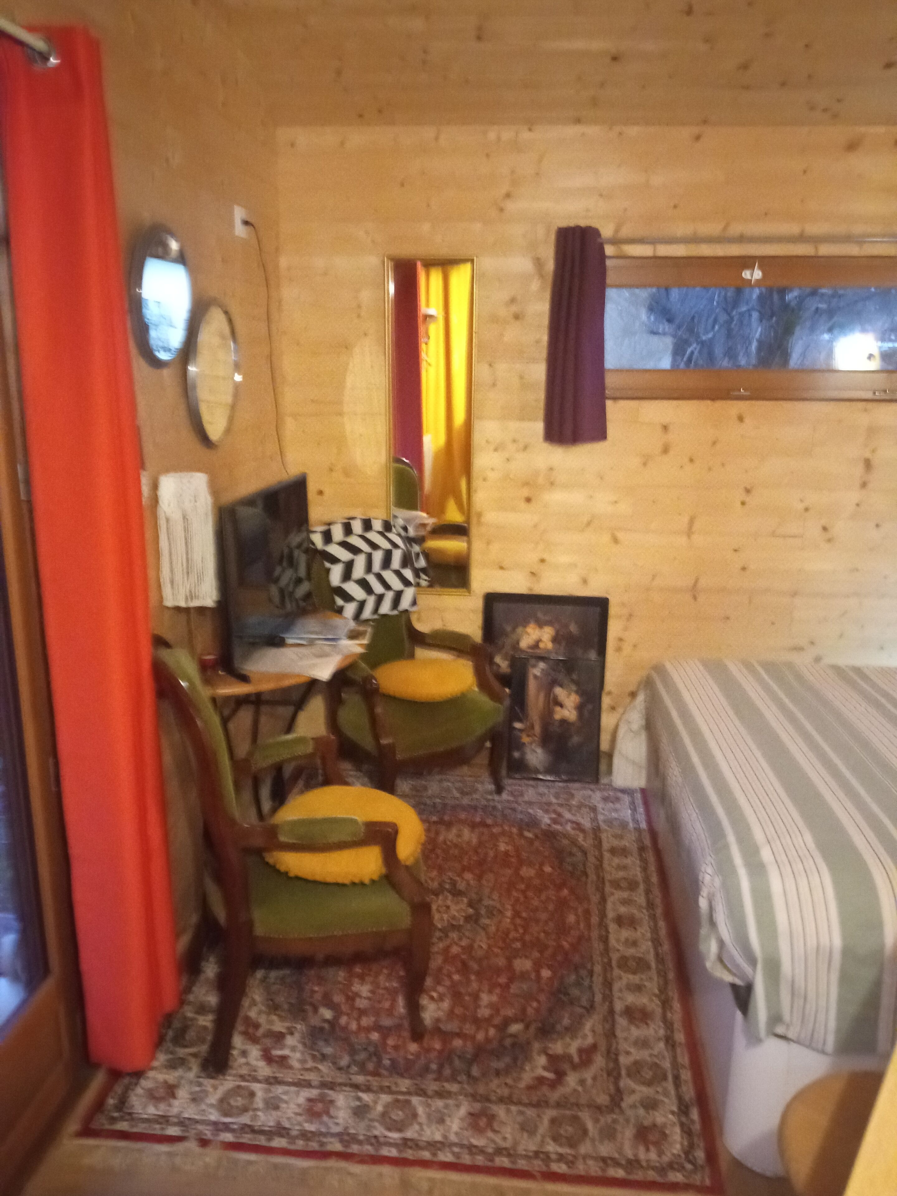 1 camera, Wi-Fi, lenzuola