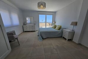 4 makuuhuonetta, silitysrauta/-lauta, Wi-Fi, vuodevaatteet