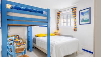 1 slaapkamer, een strijkplank/strijkijzer, wifi