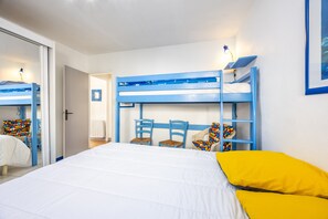 1 habitación, tabla de planchar con plancha y wifi 