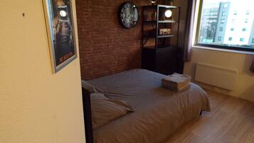 1 bedroom, WiFi, bed sheets