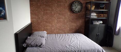 1 室のベッドルーム、WiFi、ベッドシーツ