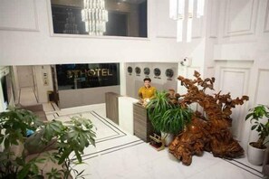 المنشأة من الداخل