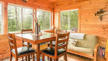 House, 2 Bedrooms | Dining