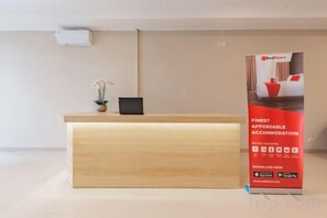 Unclassified image, 3 of 16, button - RedDoorz Plus near Surapati Core (Cibeunying Kidul)