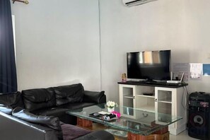 Unclassified image, 4 of 14, button - The Pool House Pattaya No.2- 5 bedroom (Pattaya)