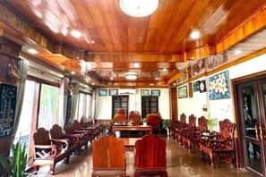 Lobby-Lounge