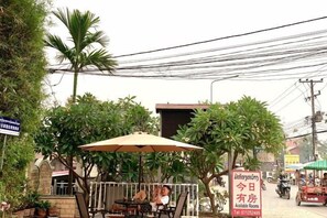 Unclassified image, 4 of 21, button - Heuangpaseuth Hotel (Luang Prabang)