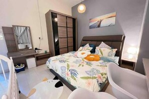 Cribs/infant beds - THE BLUE HOUSE (Asam Kumbang)