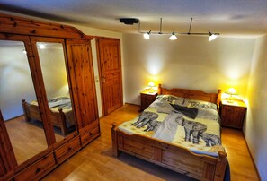 4 Schlafzimmer, Bügeleisen/Bügelbrett, WLAN, Bettwäsche