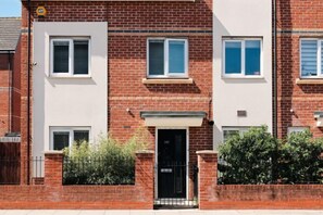 บ  ริเวณภายนอก