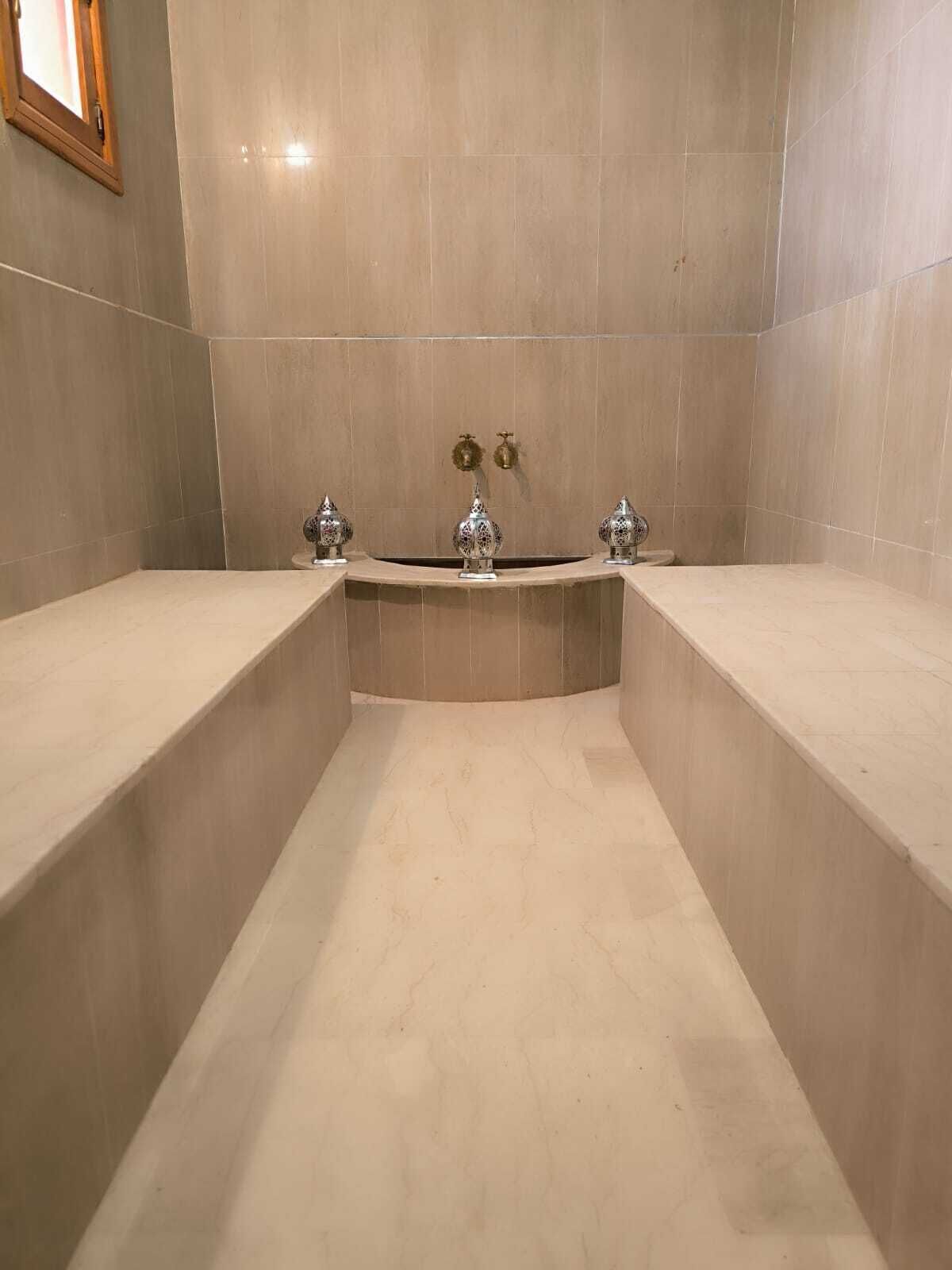 土耳其浴、身体护理、身体磨砂、面部护理、脚底按摩、指（趾）甲修剪和护理