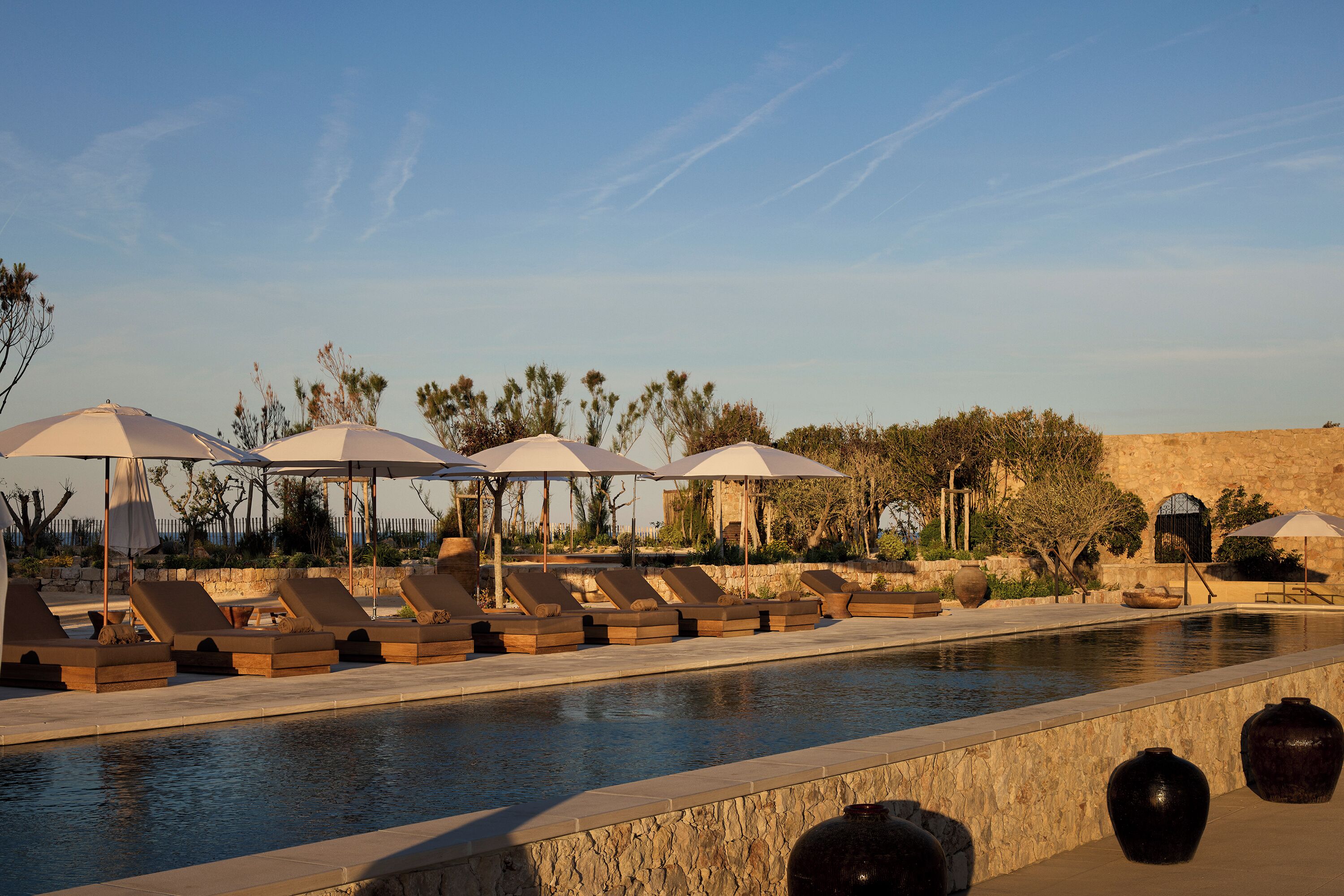 Indoor pool, 3 outdoor pools