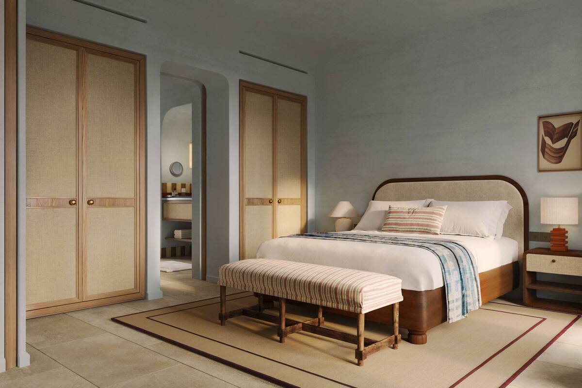 Delos Harbour Suite | In-room safe, blackout drapes, iron/ironing board, free WiFi